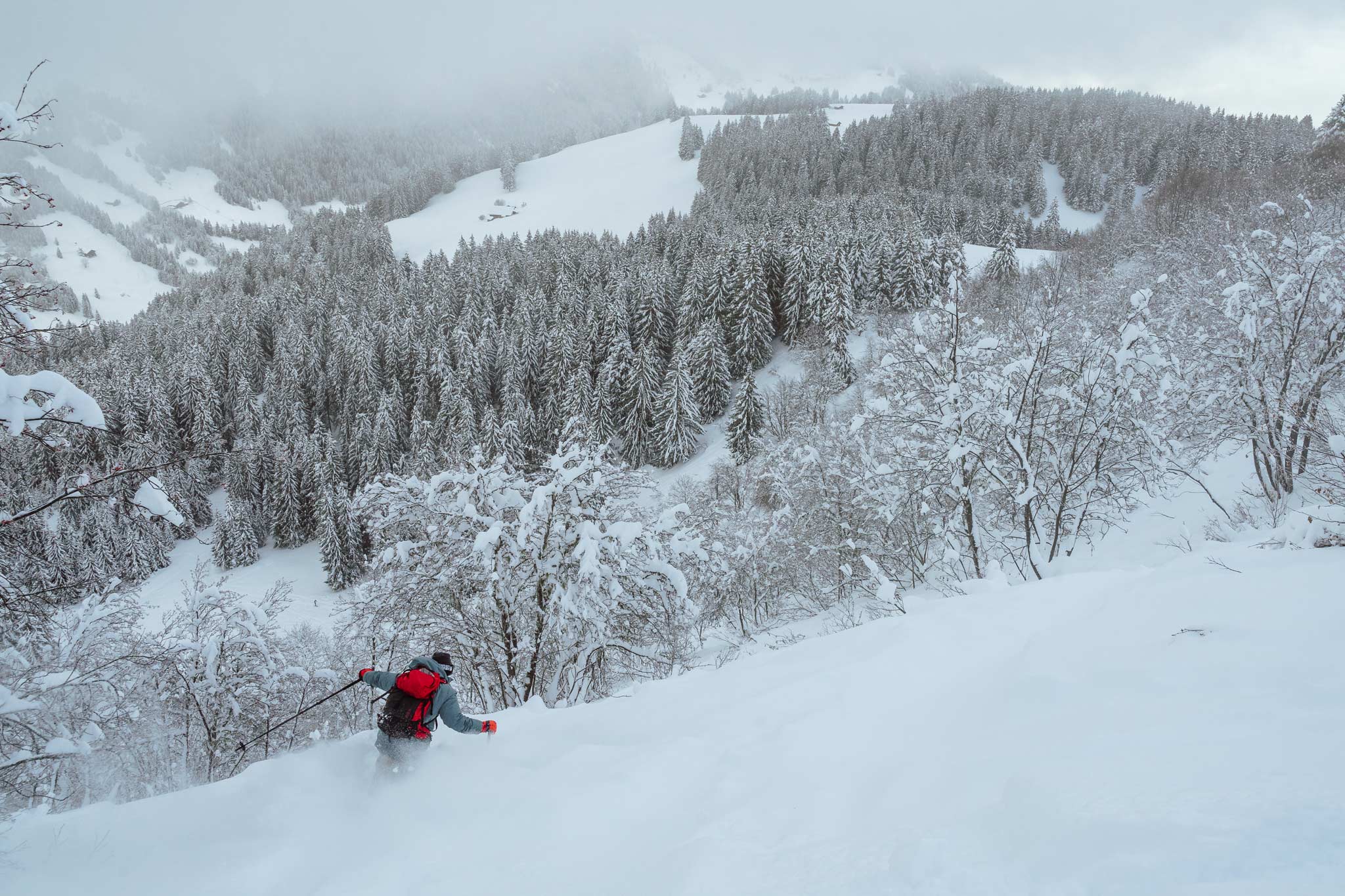 Auch in den schönsten Skigebieten der Welt hat man mal den ein oder anderen Downday. Aber auch für diese Tage gibt es in der Region Dents Du Midi alternative Beschäftigungen.